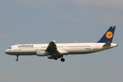 Lufthansa Airbus A321-131 (D-AIRB) at  Frankfurt am Main, Germany