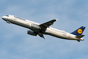 Lufthansa Airbus A321-131 (D-AIRB) at  Hamburg - Fuhlsbuettel (Helmut Schmidt), Germany