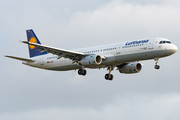 Lufthansa Airbus A321-131 (D-AIRC) at  Hamburg - Fuhlsbuettel (Helmut Schmidt), Germany