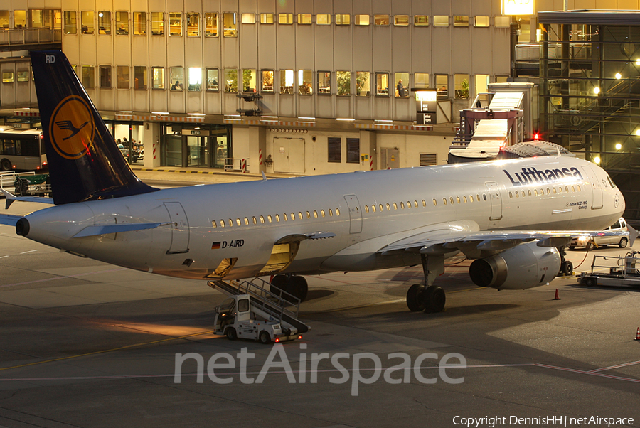 Lufthansa Airbus A321-131 (D-AIRD) | Photo 375164