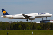 Lufthansa Airbus A321-131 (D-AIRD) at  Hamburg - Fuhlsbuettel (Helmut Schmidt), Germany