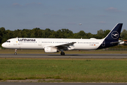Lufthansa Airbus A321-131 (D-AIRD) at  Hamburg - Fuhlsbuettel (Helmut Schmidt), Germany