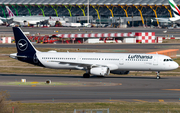 Lufthansa Airbus A321-131 (D-AIRD) at  Madrid - Barajas, Spain