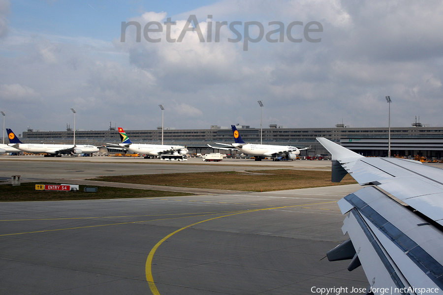 Lufthansa Airbus A321-131 (D-AIRE) | Photo 438758