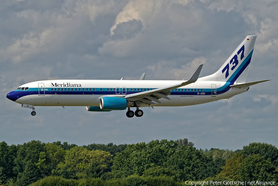 Meridiana Boeing 737-86J (D-AIRI) | Photo 182498