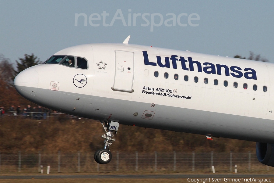 Lufthansa Airbus A321-131 (D-AIRK) | Photo 33638
