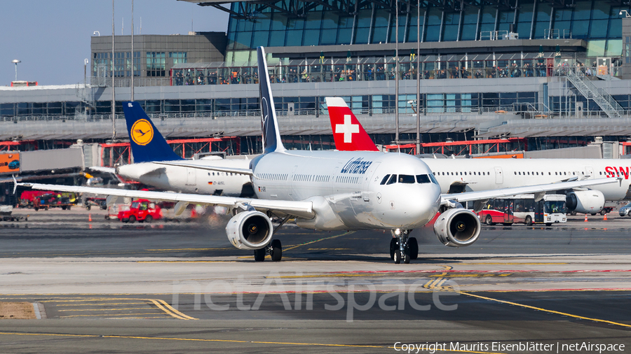 Lufthansa Airbus A321-131 (D-AIRK) | Photo 251757