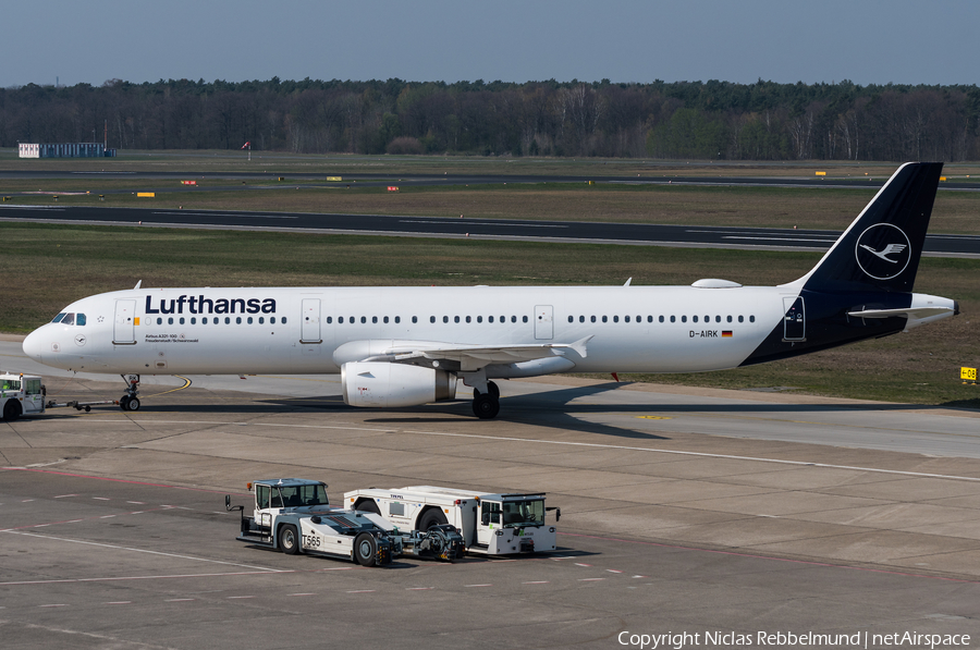 Lufthansa Airbus A321-131 (D-AIRK) | Photo 313649