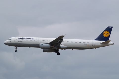 Lufthansa Airbus A321-131 (D-AIRL) at  Frankfurt am Main, Germany