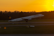 Lufthansa Airbus A321-131 (D-AIRL) at  Hamburg - Fuhlsbuettel (Helmut Schmidt), Germany