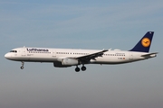 Lufthansa Airbus A321-131 (D-AIRL) at  Hamburg - Fuhlsbuettel (Helmut Schmidt), Germany