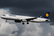 Lufthansa Airbus A321-131 (D-AIRN) at  Hamburg - Fuhlsbuettel (Helmut Schmidt), Germany