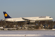 Lufthansa Airbus A321-131 (D-AIRR) at  Hamburg - Fuhlsbuettel (Helmut Schmidt), Germany