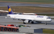 Lufthansa Airbus A321-131 (D-AIRR) at  Hamburg - Fuhlsbuettel (Helmut Schmidt), Germany