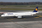 Lufthansa Airbus A321-131 (D-AIRT) at  Hamburg - Fuhlsbuettel (Helmut Schmidt), Germany