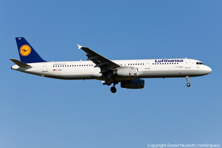 Lufthansa Airbus A321-131 (D-AIRU) | Photo 657951