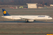 Lufthansa Airbus A321-131 (D-AIRU) at  Dusseldorf - International, Germany