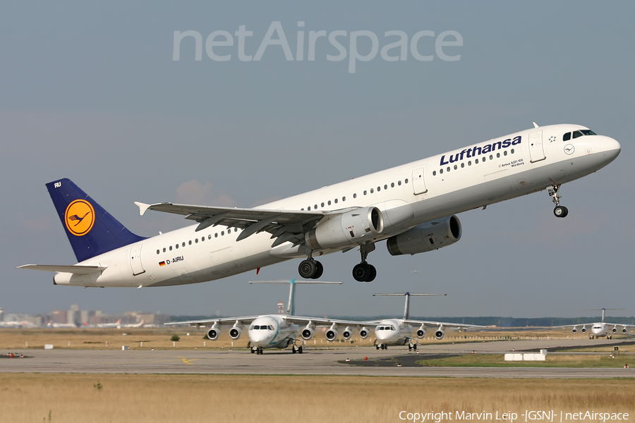 Lufthansa Airbus A321-131 (D-AIRU) | Photo 38394