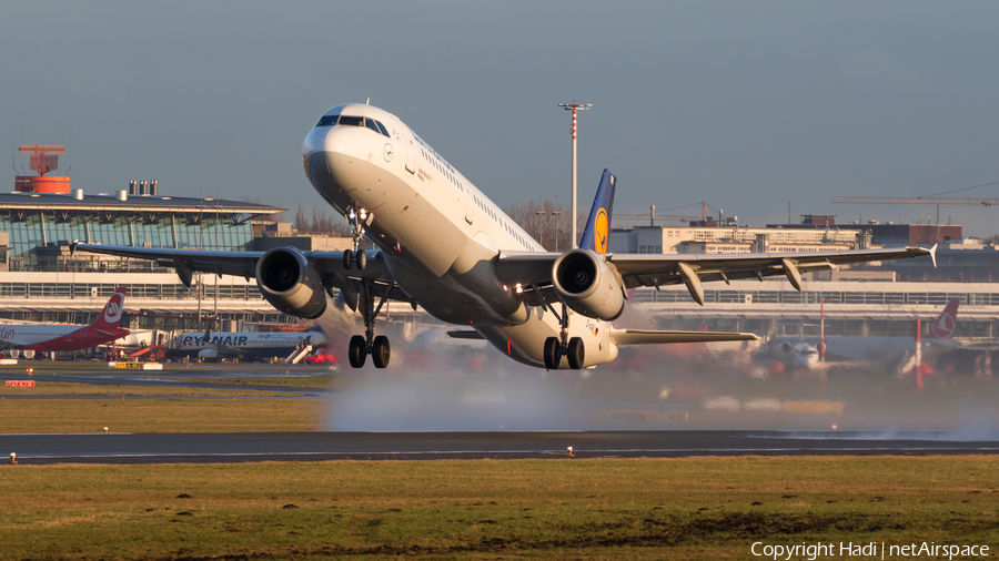 Lufthansa Airbus A321-131 (D-AIRU) | Photo 100937