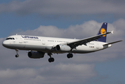 Lufthansa Airbus A321-131 (D-AIRU) at  Hamburg - Fuhlsbuettel (Helmut Schmidt), Germany