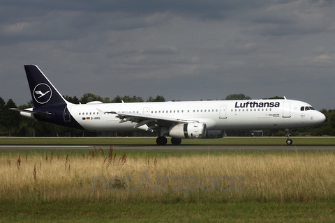 Lufthansa Airbus A321-131 (D-AIRU) at  Hamburg - Fuhlsbuettel (Helmut Schmidt), Germany