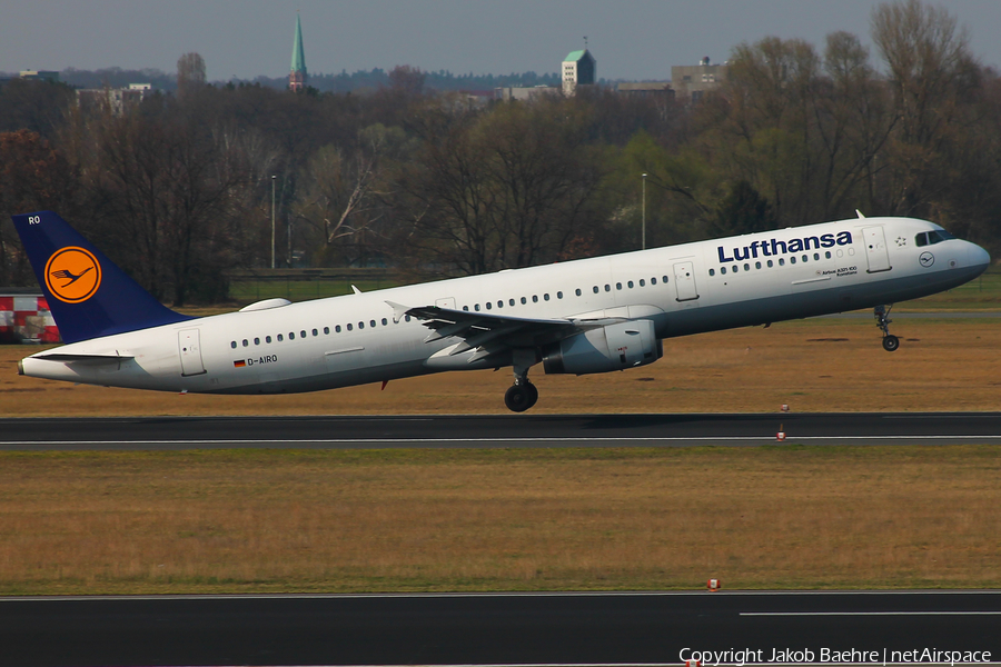 Lufthansa Airbus A321-131 (D-AIRU) | Photo 236769