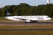 Lufthansa Airbus A321-131 (D-AIRW) at  Hamburg - Fuhlsbuettel (Helmut Schmidt), Germany