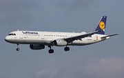 Lufthansa Airbus A321-131 (D-AIRY) at  Hamburg - Fuhlsbuettel (Helmut Schmidt), Germany