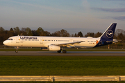 Lufthansa Airbus A321-131 (D-AIRY) at  Hamburg - Fuhlsbuettel (Helmut Schmidt), Germany