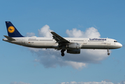 Lufthansa Airbus A321-231 (D-AISF) at  Hamburg - Fuhlsbuettel (Helmut Schmidt), Germany