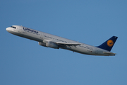 Lufthansa Airbus A321-231 (D-AISF) at  Vienna - Schwechat, Austria