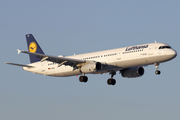 Lufthansa Airbus A321-231 (D-AISG) at  Warsaw - Frederic Chopin International, Poland