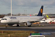 Lufthansa Airbus A321-231 (D-AISL) at  Hamburg - Fuhlsbuettel (Helmut Schmidt), Germany