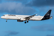 Lufthansa Airbus A321-231 (D-AISQ) at  Hamburg - Fuhlsbuettel (Helmut Schmidt), Germany