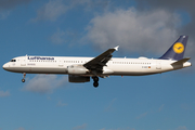 Lufthansa Airbus A321-231 (D-AIST) at  Hamburg - Fuhlsbuettel (Helmut Schmidt), Germany