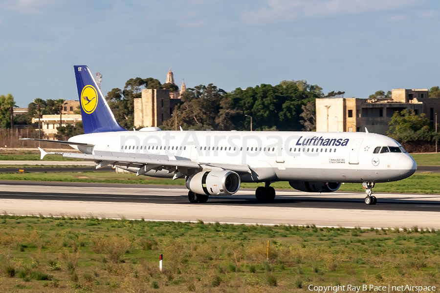 Lufthansa Airbus A321-231 (D-AIST) | Photo 533609