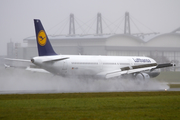 Lufthansa Airbus A321-231 (D-AISV) at  Hamburg - Fuhlsbuettel (Helmut Schmidt), Germany