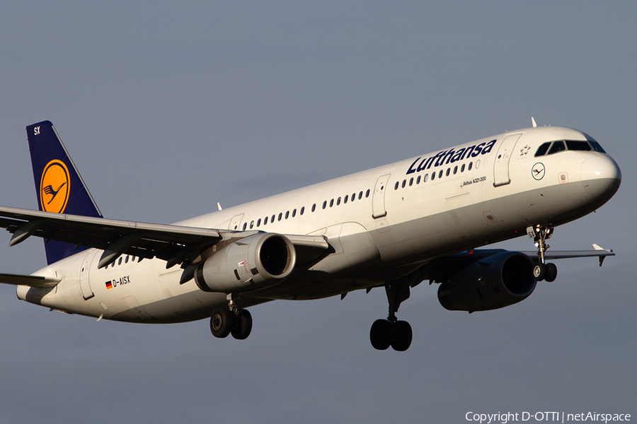 Lufthansa Airbus A321-231 (D-AISX) | Photo 395018