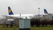 Lufthansa Airbus A321-231 (D-AISZ) at  Hamburg - Finkenwerder, Germany