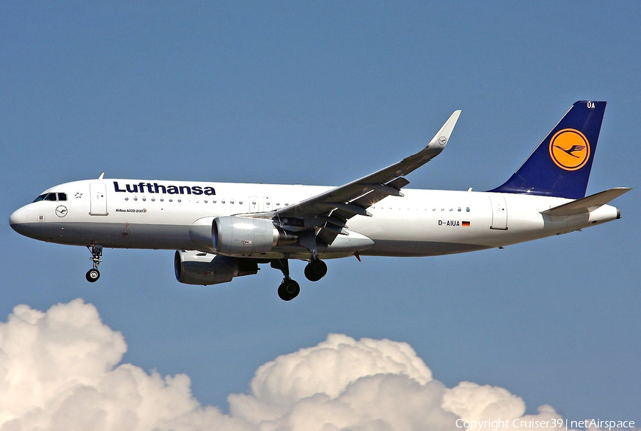 Lufthansa Airbus A320-214 (D-AIUA) | Photo 75473
