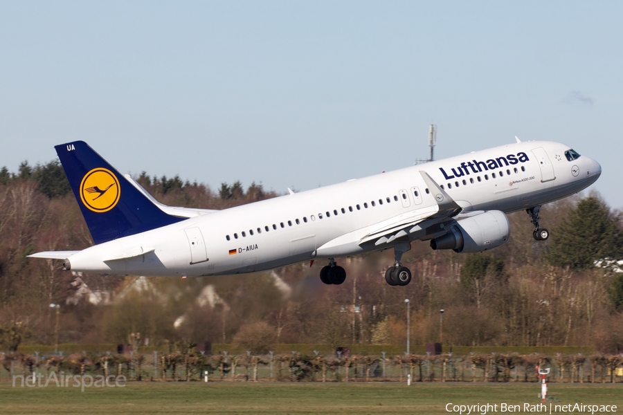 Lufthansa Airbus A320-214 (D-AIUA) | Photo 72756