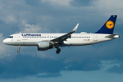 Lufthansa Airbus A320-214 (D-AIUA) at  Hamburg - Fuhlsbuettel (Helmut Schmidt), Germany