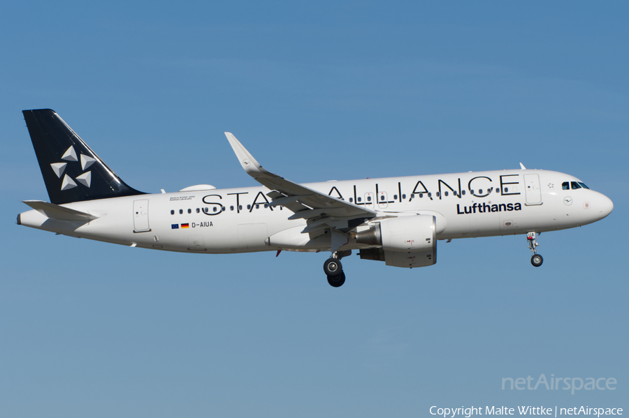 Lufthansa Airbus A320-214 (D-AIUA) | Photo 440444