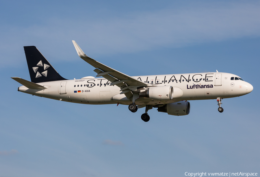 Lufthansa Airbus A320-214 (D-AIUA) | Photo 452982