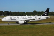 Lufthansa Airbus A320-214 (D-AIUA) at  Hamburg - Fuhlsbuettel (Helmut Schmidt), Germany