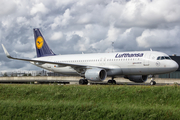 Lufthansa Airbus A320-214 (D-AIUB) at  Amsterdam - Schiphol, Netherlands