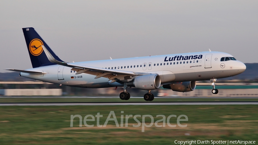 Lufthansa Airbus A320-214 (D-AIUB) | Photo 215697