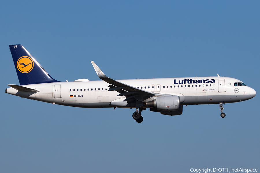 Lufthansa Airbus A320-214 (D-AIUB) | Photo 224197