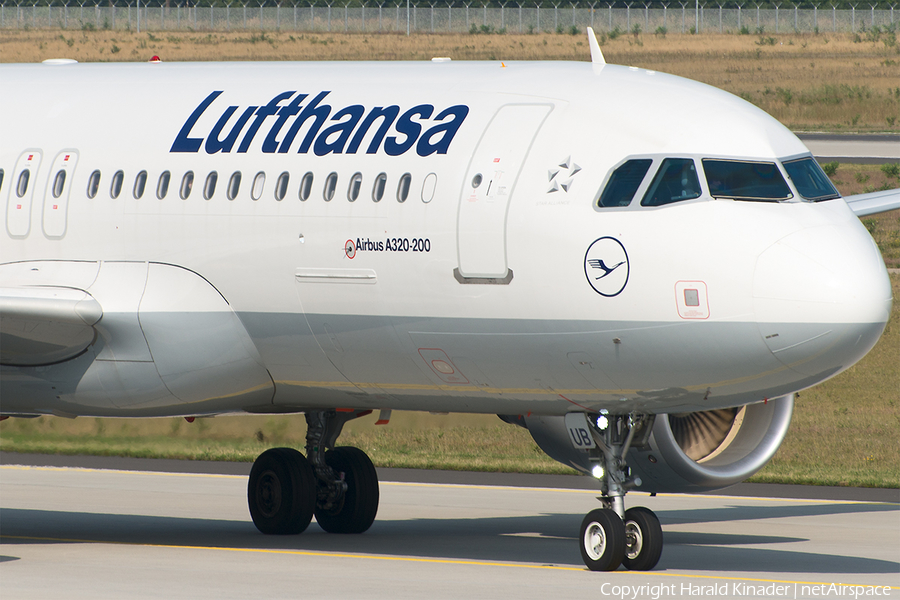 Lufthansa Airbus A320-214 (D-AIUB) | Photo 293461