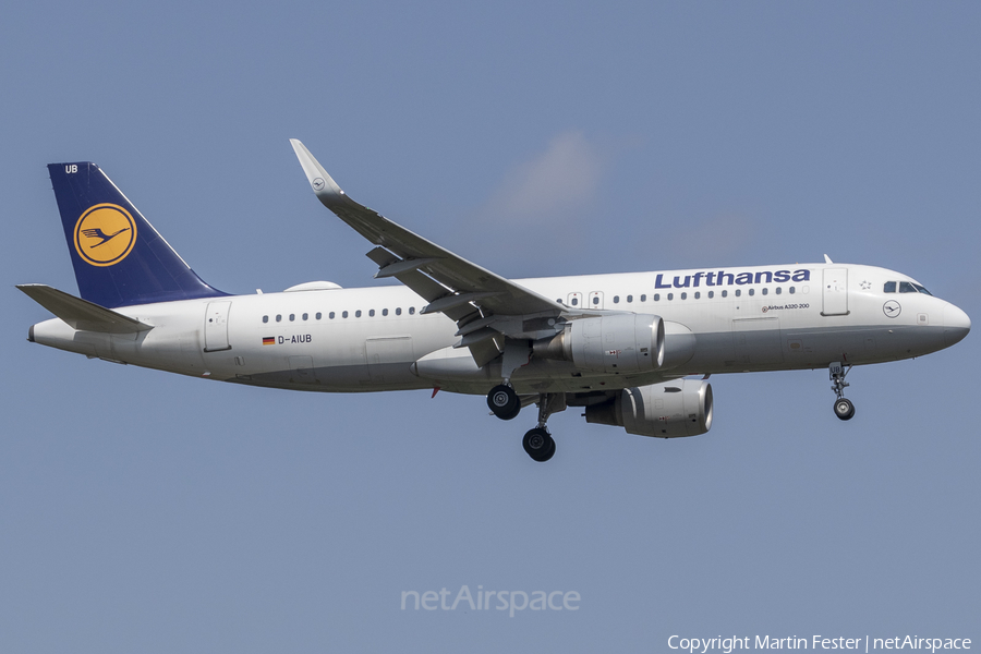 Lufthansa Airbus A320-214 (D-AIUB) | Photo 462940